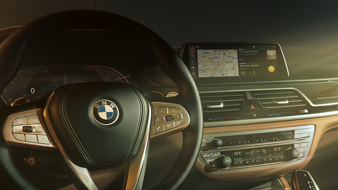 BMW 7. seeria Sedaan, BMW tarkvara kauguuendus BMW tarkvara kauguuendus: lähivaade armatuurlauale