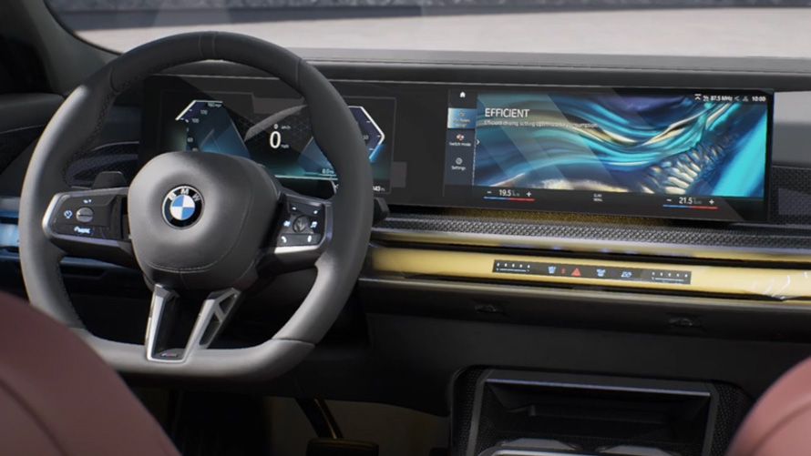 BMW 7. seeria Sedaan G70 ICE 740i M-sportpakett, kolm neljandikku tagantvaade BMW 7. seeria Sedaan G70 ICE 740i M-sportpakett, kolm neljandikku tagantvaade sõites