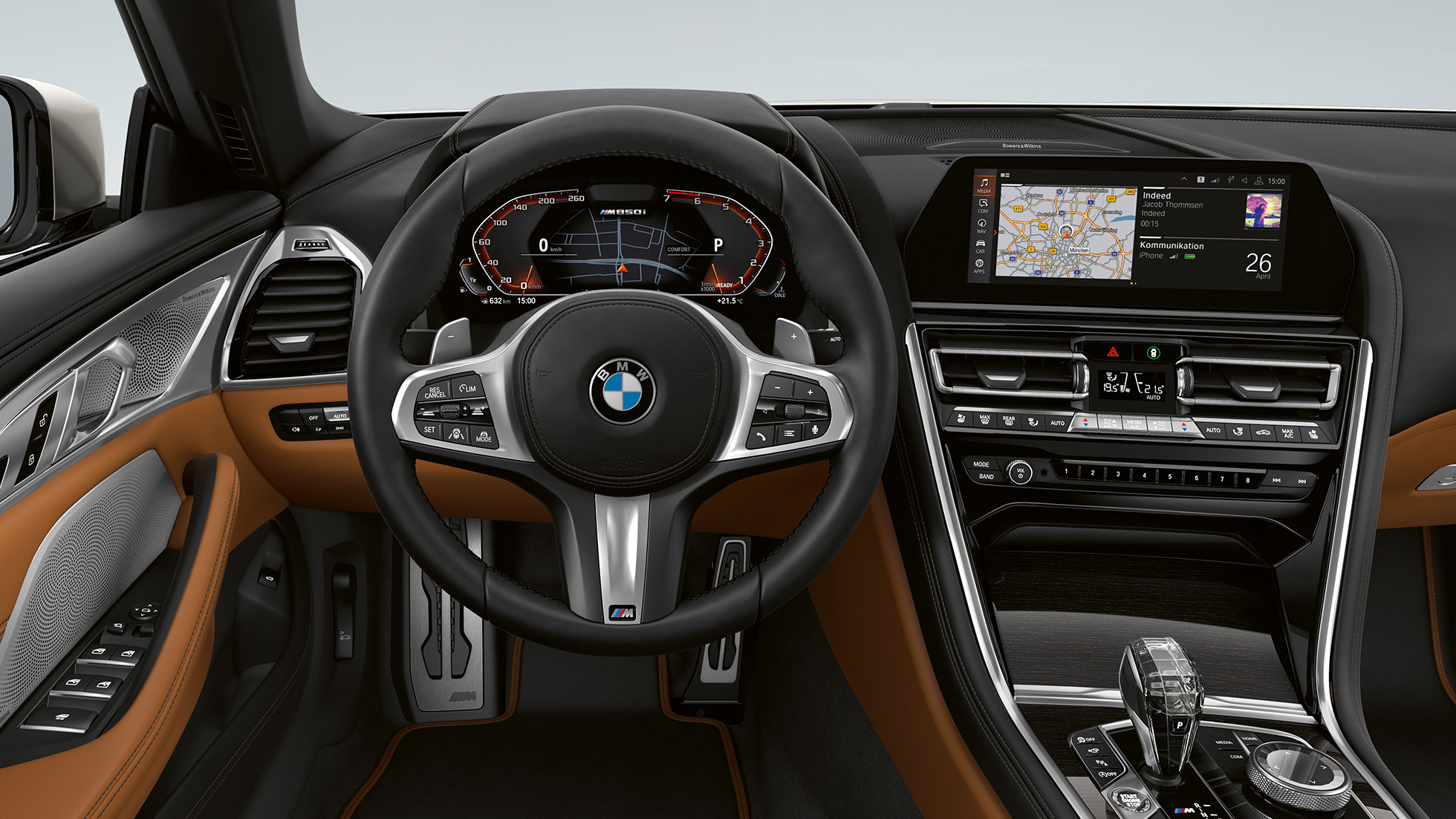 BMW M850i xDrive, Mineral White metallik, juhiiste nahkkattega M-rooliga. BMW M850i xDrive, Mineral White metallik, juhiiste nahkkattega M-rooliga.