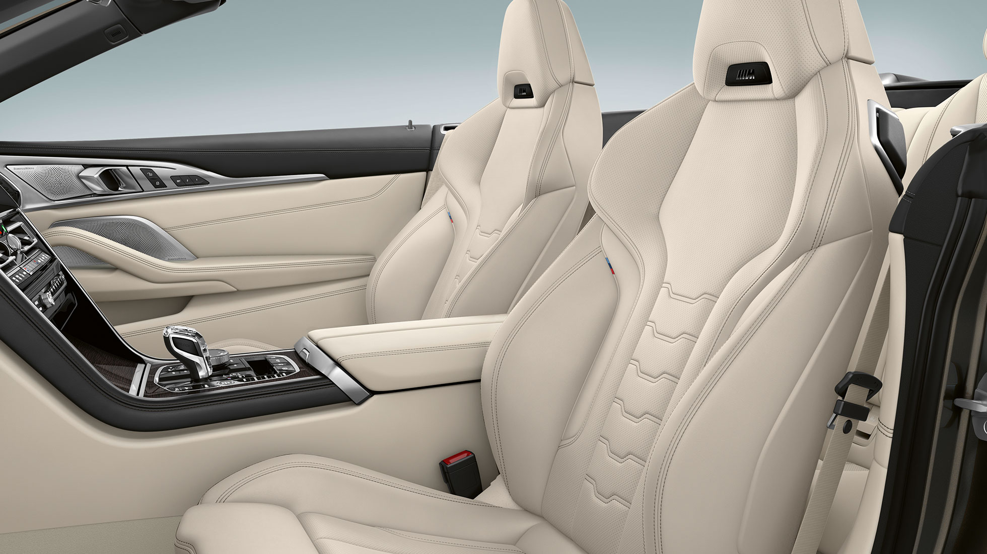 BMW M850i xDrive, multifunktsionaalsed Merino nahast istmed toonis Ivory White, õhukraega. BMW M850i xDrive, multifunktsionaalsed Merino nahast istmed toonis Ivory White, õhukraega.