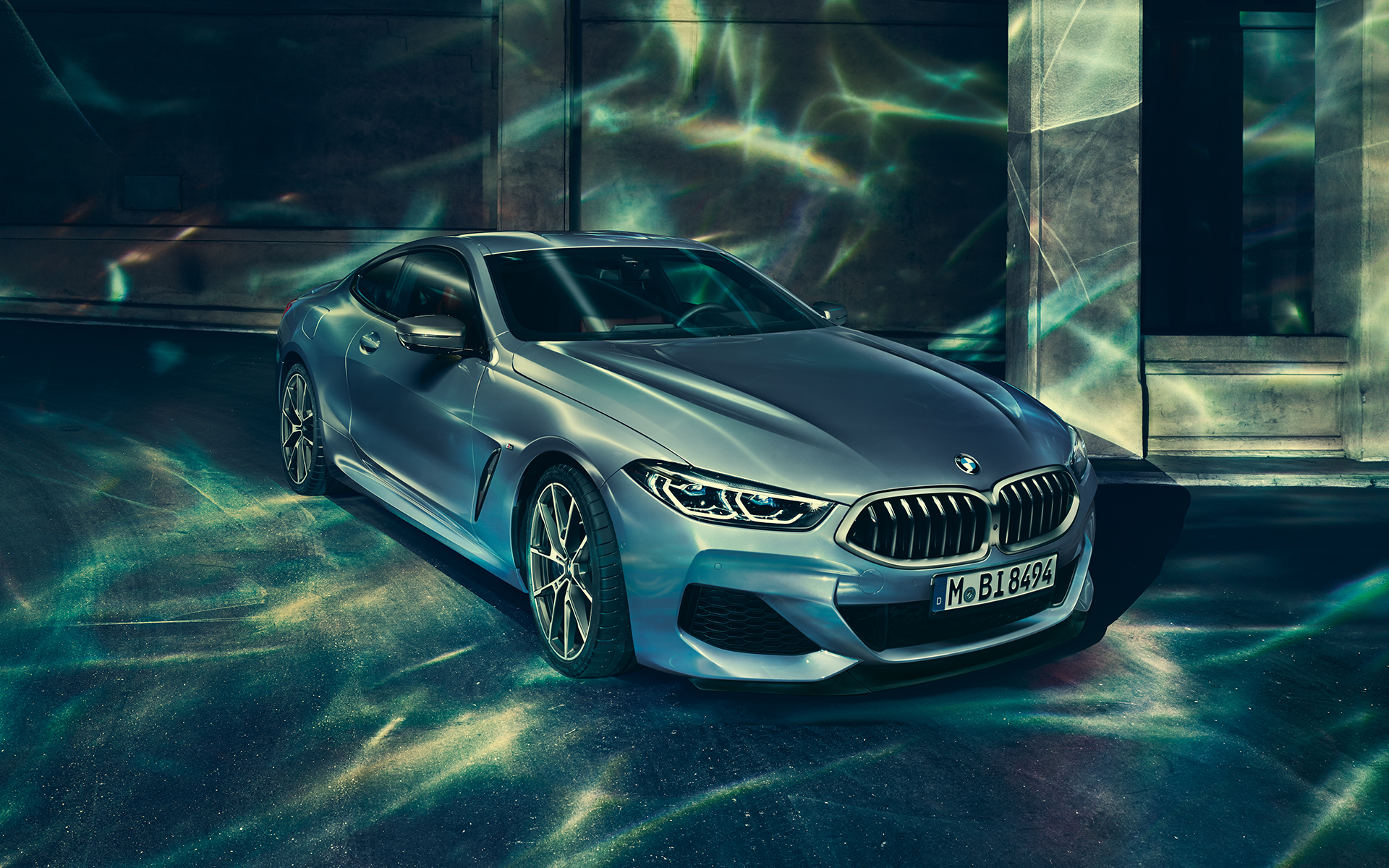 BMW 8. seeria Coupé, kolm neljandikku tagantvaade paremalt BMW 8. seeria Coupé kolm neljandikku tagantvaade paremalt linnas, pilt.