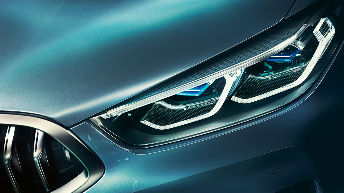 BMW 8. seeria Coupé, lasertuli. BMW 8. seeria Coupé eesmise lasertule lähivaade.