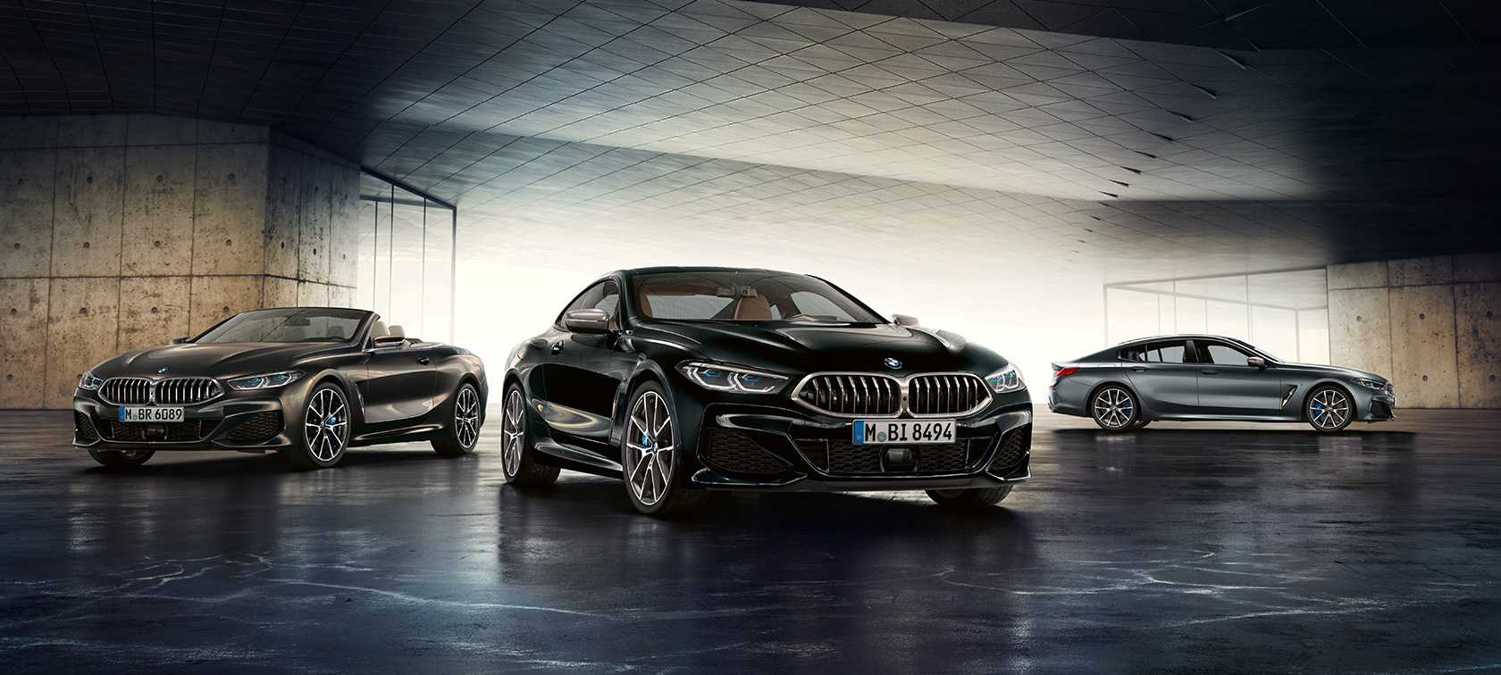 BMW 8. seeria Coupé (G15), kolm neljandikku eestvaade, BMW 8. seeria Cabrio (G14), kolm neljandikku eestvaade, BMW 8. seeria Gran Coupé (G16), 7/8 külgvaade, kõik seismas BMW 8. seeria Coupé (G15), kolm neljandikku eestvaade, BMW 8. seeria Cabrio (G14), kolm neljandikku eestvaade, BMW 8. seeria Gran Coupé (G16), 7/8 külgvaade, kõik seismas