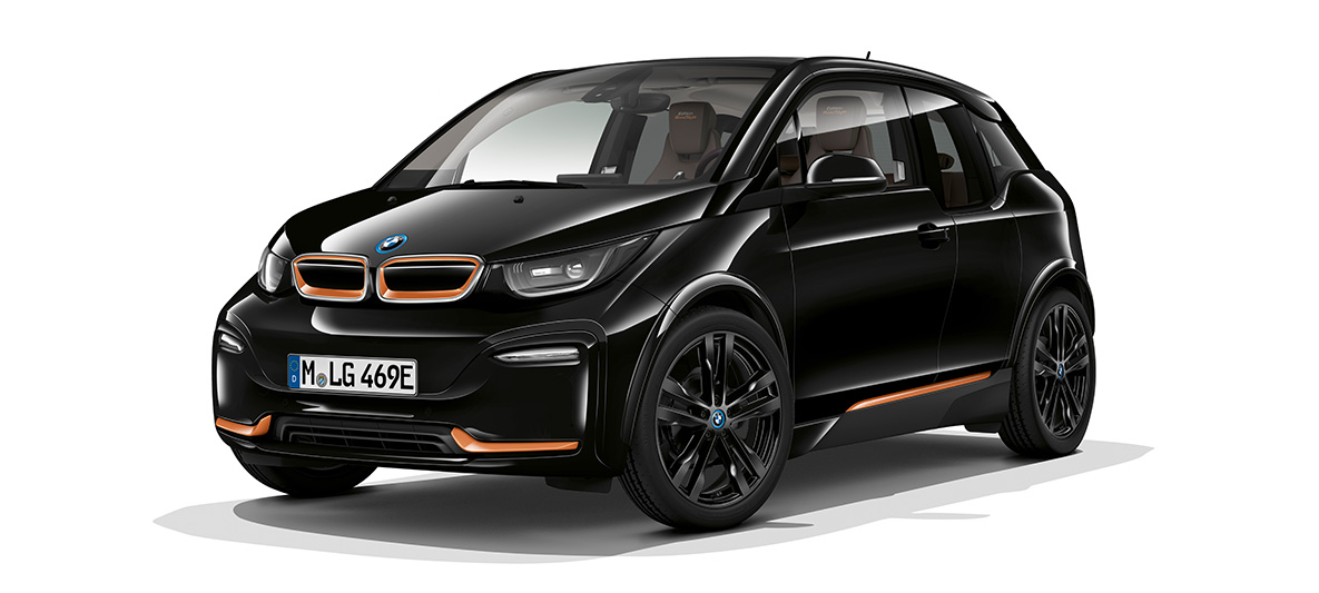 BMW i3s Edition RoadStyle 2019, kolm neljandikku eestvaade BMW i3s Edition RoadStyle 2019 I01 Fluid Black koos E-Copper viimistlusega, kolm neljandikku eestvaade