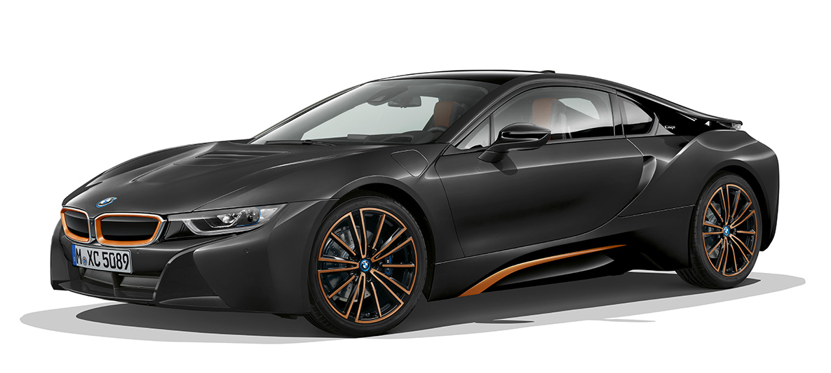 BMW i8 Coupé Ultimate Sophisto Edition, 3/4 eestvaade BMW i8 Coupé Ultimate Sophisto Edition, Sophisto Grey, 3/4 eestvaade