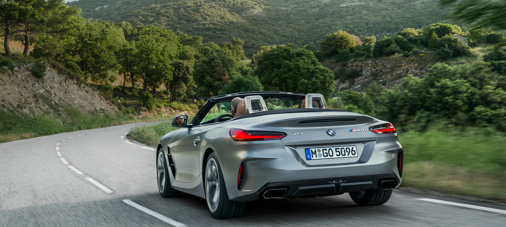 BMW Z4 M40i G29 3/4 tagantvaade BMW Z4 Roadster M40i G29 2019 Cabrio BMW Individual Frozen Grey metallik 3/4 tagantvaade