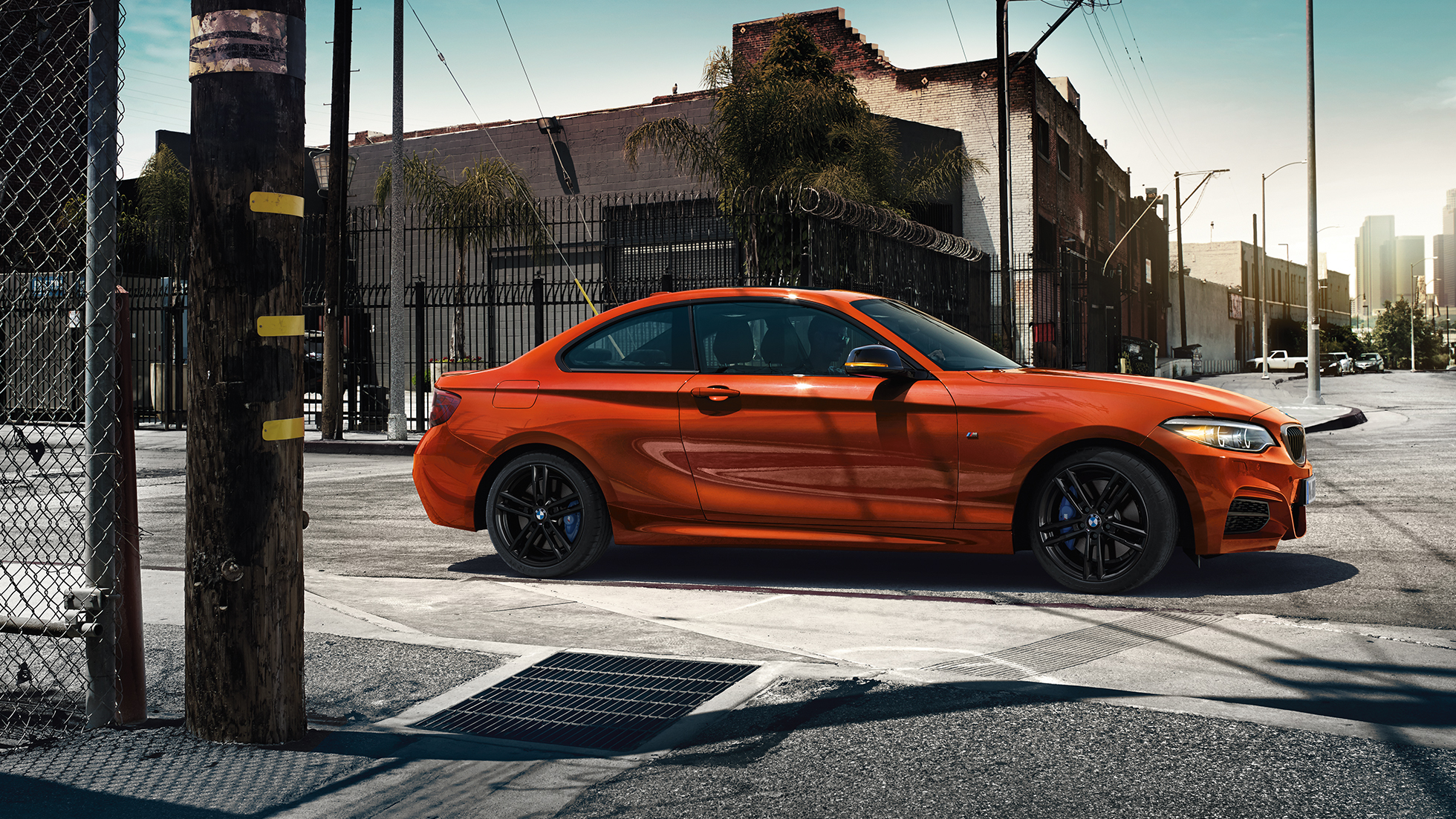 BMW M240i Coupé sõiduki disain BMW M240i Coupé F22 2017 Sunset Orange metallik, sõiduki disain külgvaade
