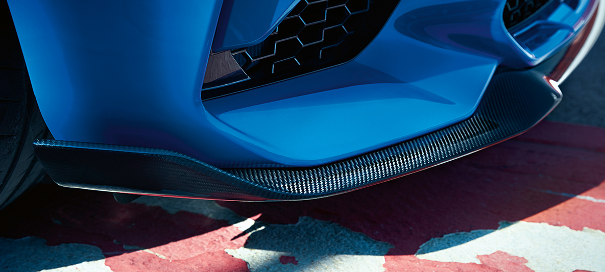 BMW M2 CS eesmine jaotur BMW M2 CS F87 Misano Blue metallik, eesmise jaoturi detailvaade