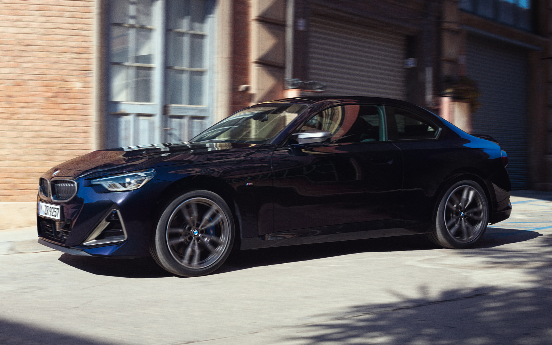 BMW M240i G42, kolmemahuline disain Kolmemahuline disain, BMW M240i G42