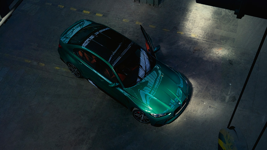 BMW M3 Sedaan G80 2020, pealtvaade BMW M3 Sedaan G80 2020 Isle of Man Green metallik, süsinikust katus, pealtvaade