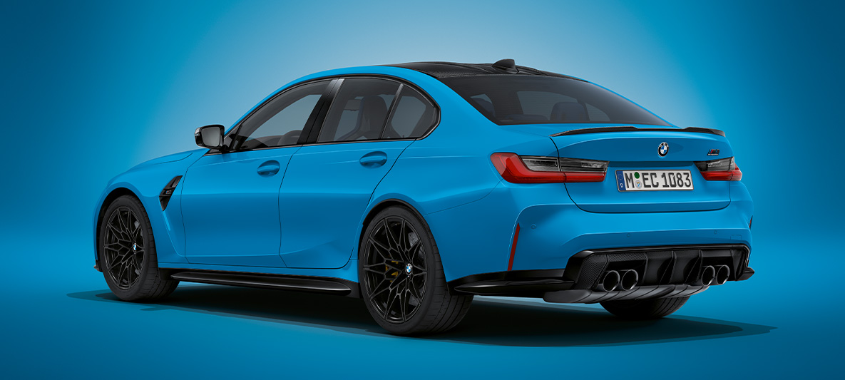 BMW M3 Sedaan BMW G80 2021 BMW Individual Mexico Blue metallik, kolm neljandikku tagantvaade seistes BMW M3 Sedaan BMW G80 2021 BMW Individual Mexico Blue metallik, kolm neljandikku tagantvaade seistes
