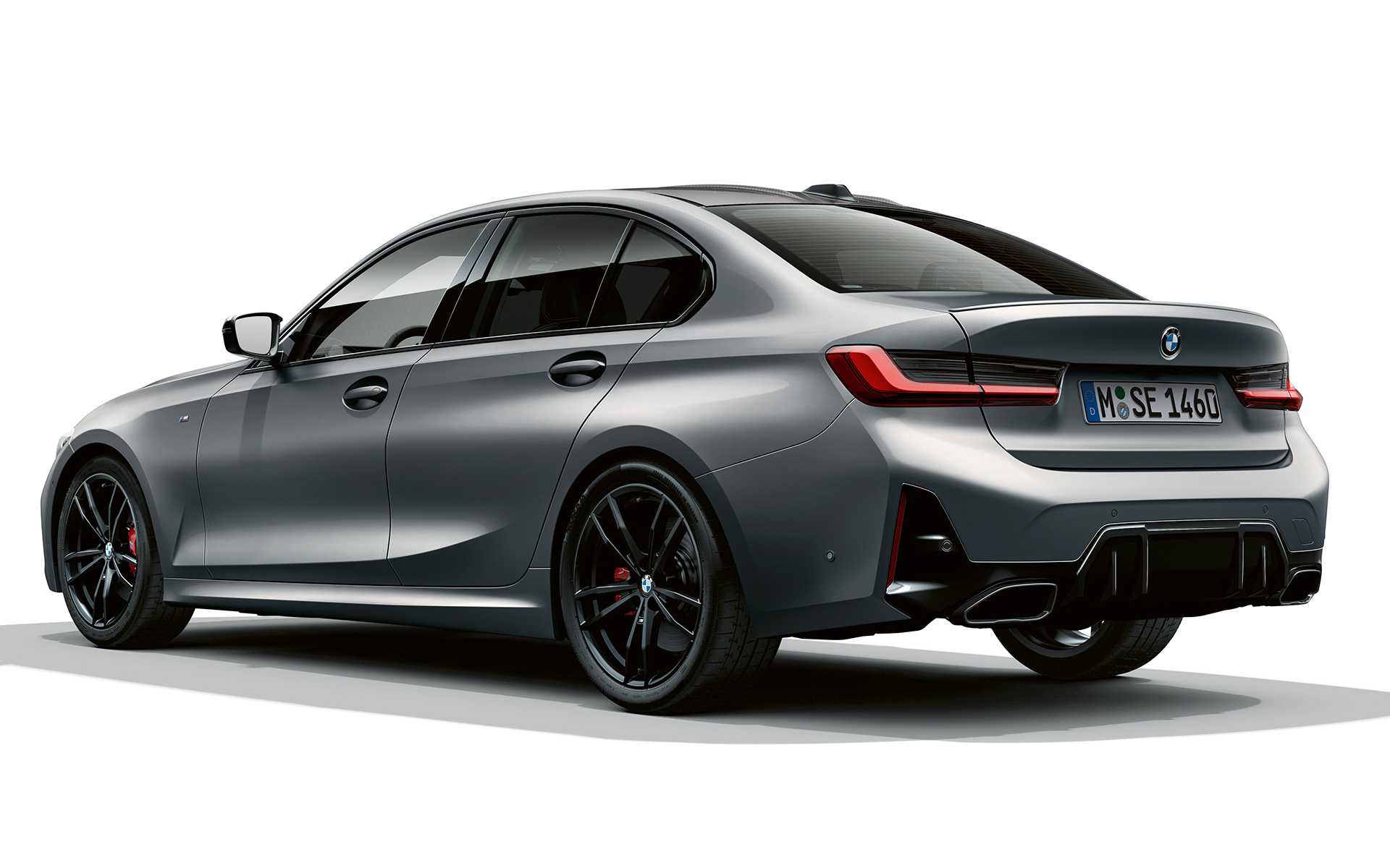 M-antitiib, BMW M340i xDrive Sedaan G20 BMW M340i xDrive Sedaan G20, BMW Individual Frozen Pure Grey metallik, kolm neljandikku tagantvaade, M-antitiib