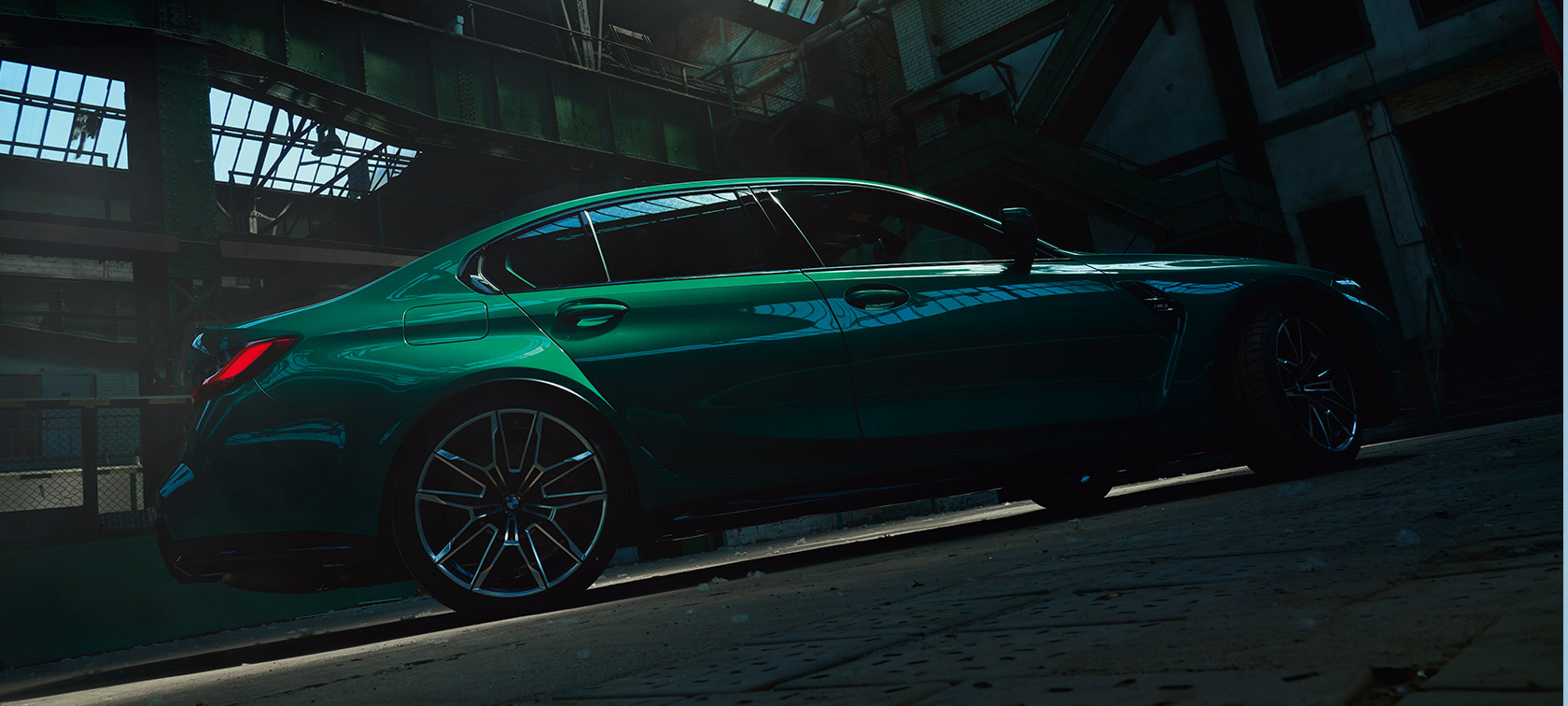 BMW M3 Sedaan G80 2020, külgvaade konnaperspektiivvaatena BMW M3 Sedaan G80 2020, Isle of Man Green metallik, külgvaade konnaperspektiivvaatena