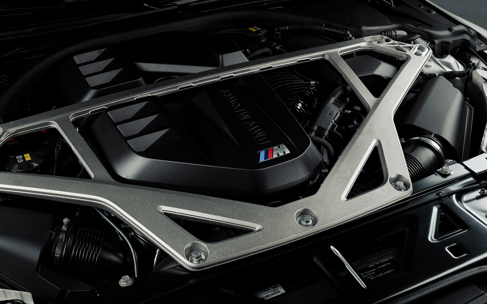 M-i eesmine amorditugi, BMW M3 CS G80 BMW M3 CS G80, M-i eesmine amorditugi