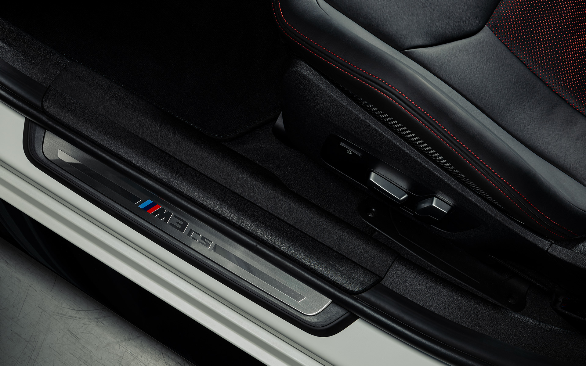 CS-spetsiifiline ukselävi, BMW M3 CS G80 BMW M3 CS G80, CS-spetsiifiline ukselävi