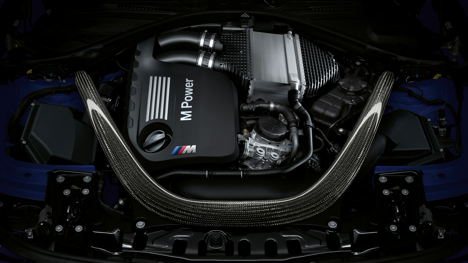 BMW M4 Cabrio, kuuesilindriline bensiinimootor BMW M4 Cabrio, M TwinPower Turbo kuuesilindriline reas-bensiinimootor