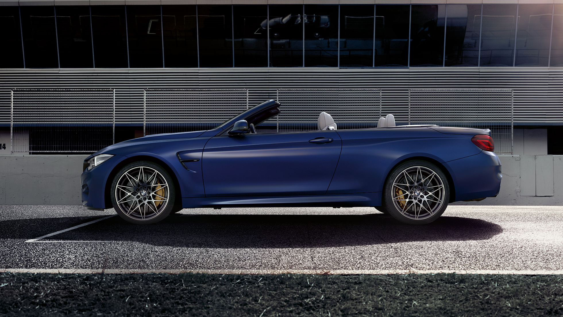 BMW M4 Cabrio, külgvaade BMW M4 Cabrio, disain, külgvaade
