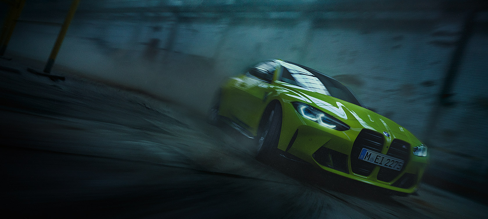 BMW M4 G82 2020, Sao Paulo Yellow, kolm neljandikku eestvaade liikumise ajal