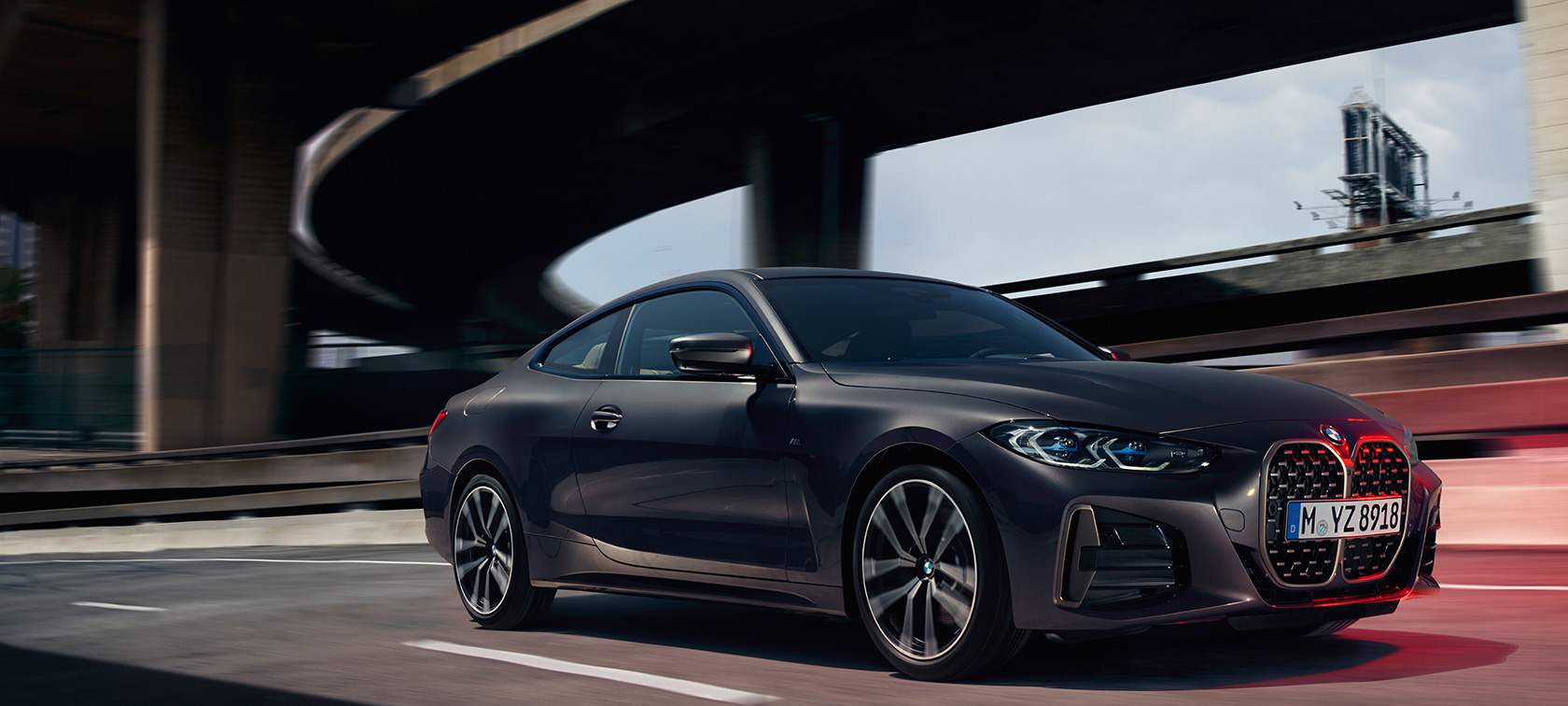 BMW M440i xDrive Coupé G22 2020, kolm neljandikku eestvaade BMW M440i xDrive Coupé G22 2020 Dravite Grey metallik, kolm neljandikku eestvaade