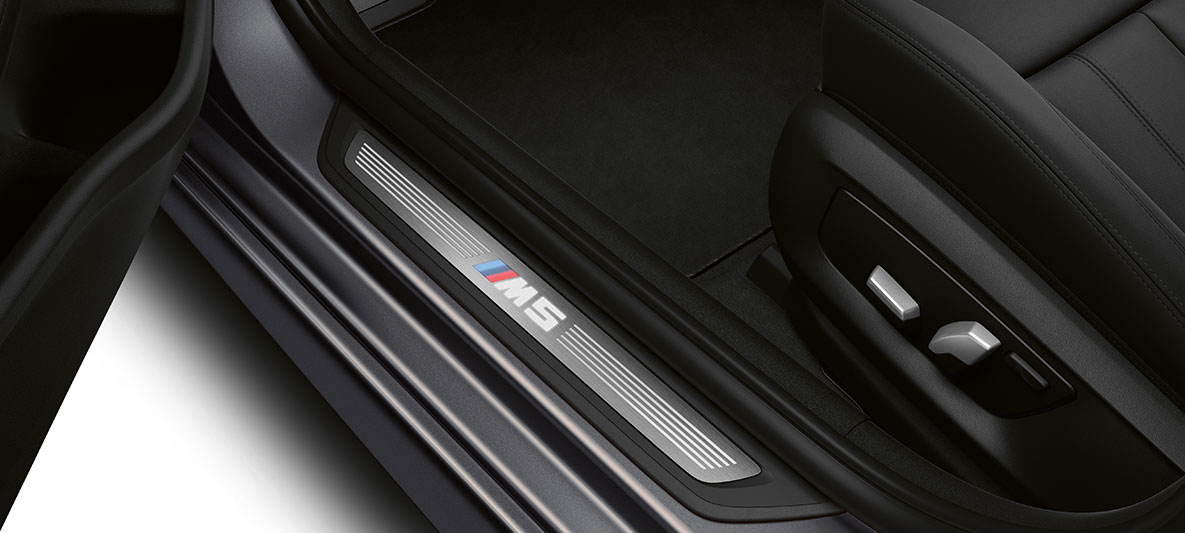 Ukselävekatted tähisega „M5“, BMW M5 F90 LCI Facelift 2020, salong Ukselävekatted tähisega „M5“, BMW M5 F90 LCI Facelift 2020, salong