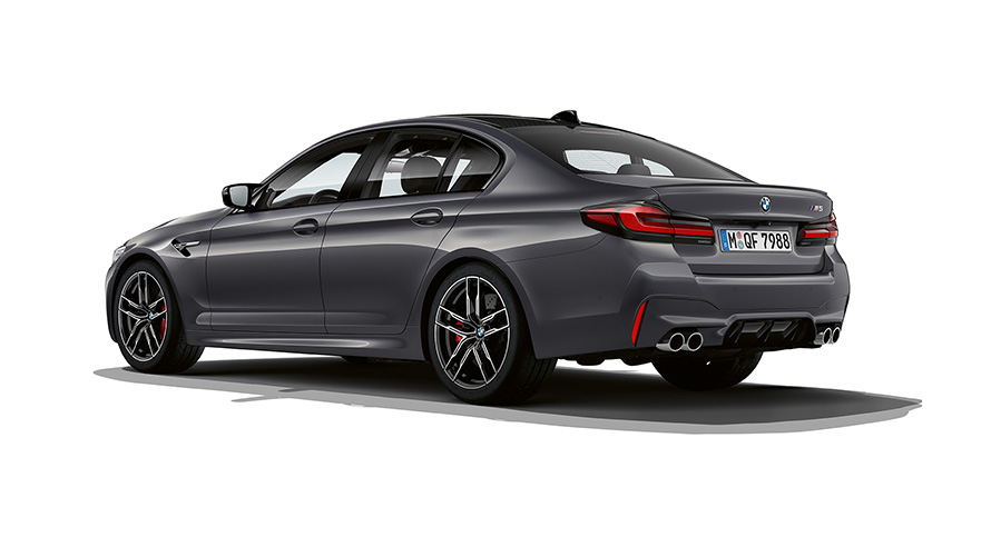 BMW M5 F90 LCI Facelift 2020, Brands Hatch Grey metallik, kolm neljandikku tagantvaade