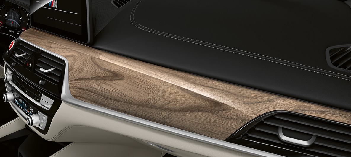 BMW Individual BMW M5 Sedaan F90 2020, BMW Individuali salongi väärispuidust dekoratiivliistud Sen Light Brown BMW Individual BMW M5 Sedaan F90 LCI Facelift 2020, BMW Individuali salongi väärispuidust dekoratiivliistud Sen Light Brown, salong