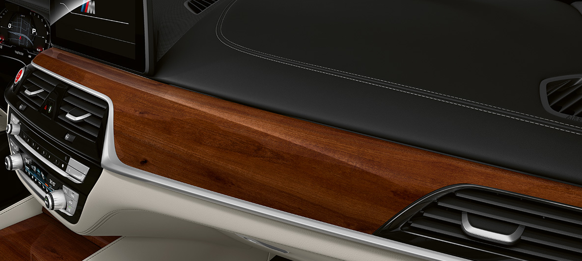BMW Individual BMW M5 Sedaan F90 2020, BMW Individuali salongi väärispuidust dekoratiivliistud Plum Brown, kõrgläikega, Pearl Chrome’i detailidega BMW Individual BMW M5 Sedaan F90 LCI Facelift 2020, BMW Individuali salongi väärispuidust dekoratiivliistud Plum Brown, kõrgläikega, Pearl Chrome’i detailidega