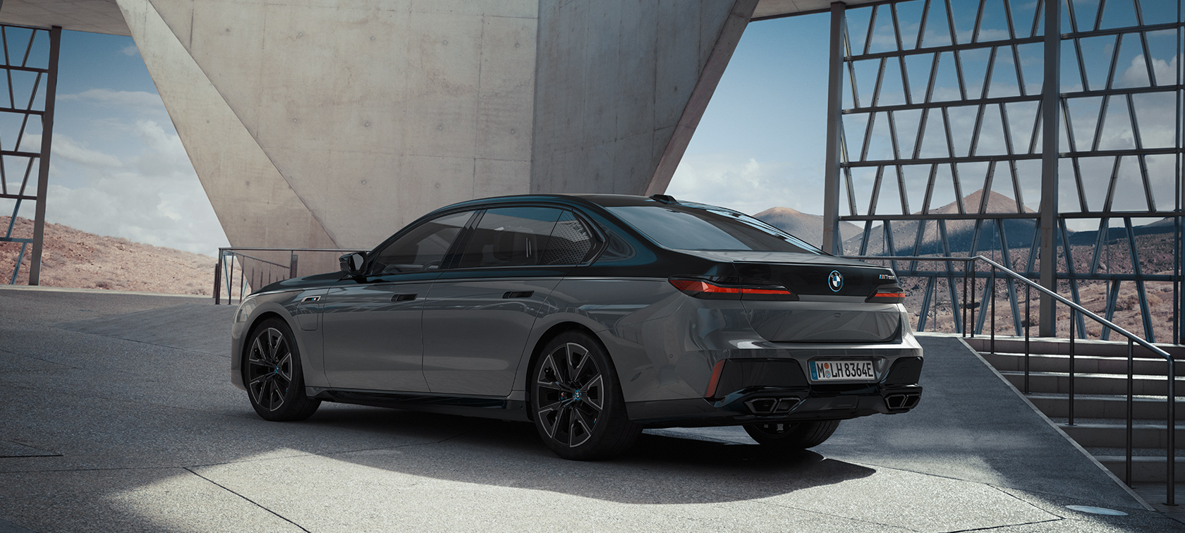 BMW M760e xDrive Sedaan G70, video Video, BMW M760e xDrive Sedaan G70