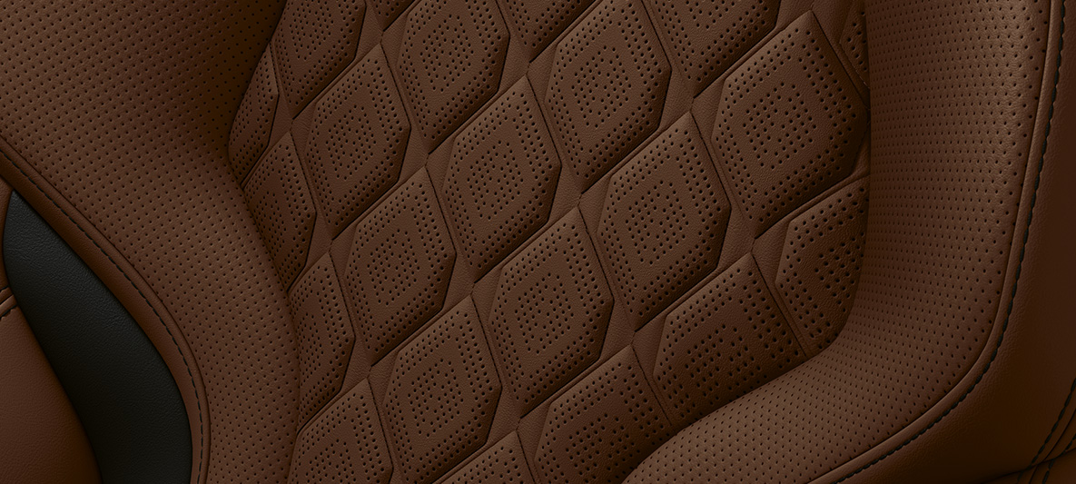 Peene tekstuuriga täisnahkpolster 'Merino' Taruma Brown. BMW Individual M8 Cabrio, salong peene tekstuuriga täisnahkpolstriga Taruma Brown.