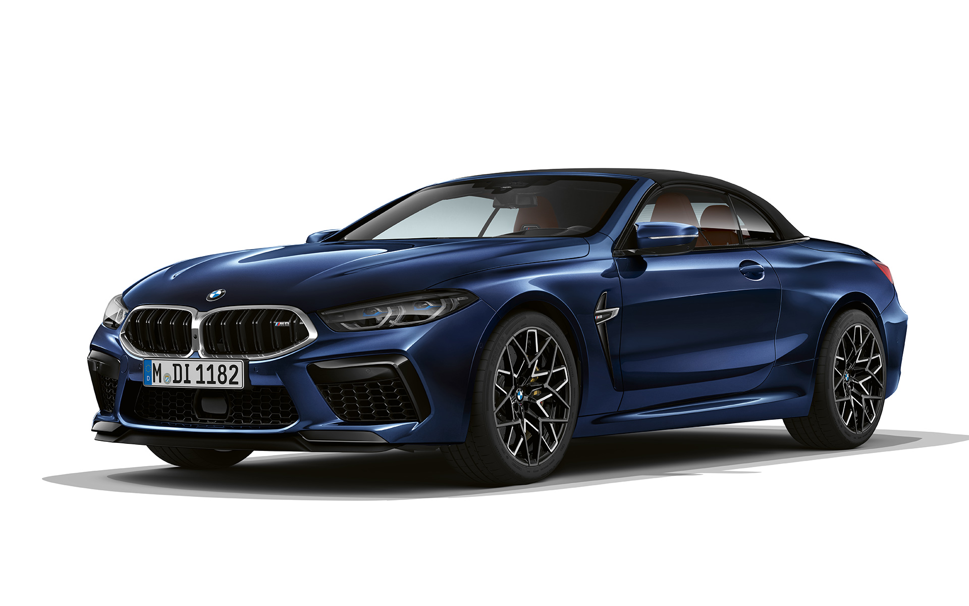 BMW M8 Cabrio F91 LCI Facelift 2022 BMW Individual Tanzanite Blue metallik kolm neljandikku eestvaade