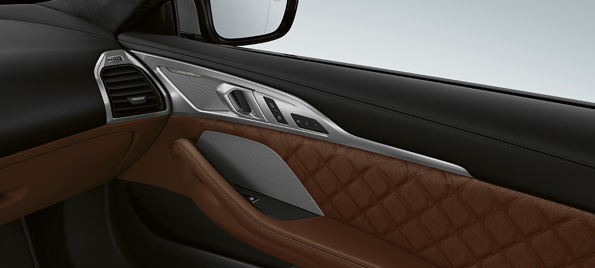 Ruumilise heli süsteem Bowers & Wilkins Diamond. BMW M8 Coupé salong, ruumilise heli süsteem Bowers & Wilkins Diamond.
