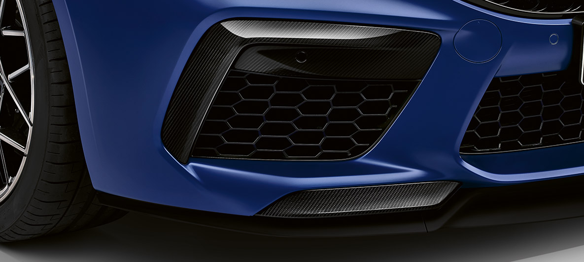 Carbon õhu sissevõtuavad. BMW M8 Competition Coupé, M Carbon kerepaketi õhu sissevõtuavad.
