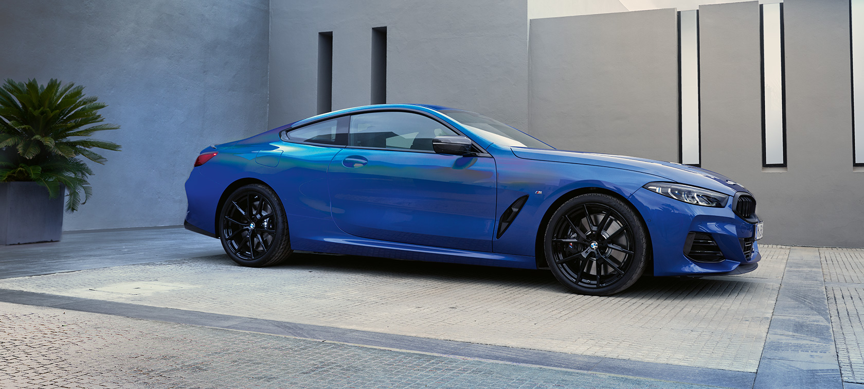 BMW M850i xDrive Coupé G15 LCI Facelift 2022 M TwinPower Turbo kaheksasilindriline bensiinimootor