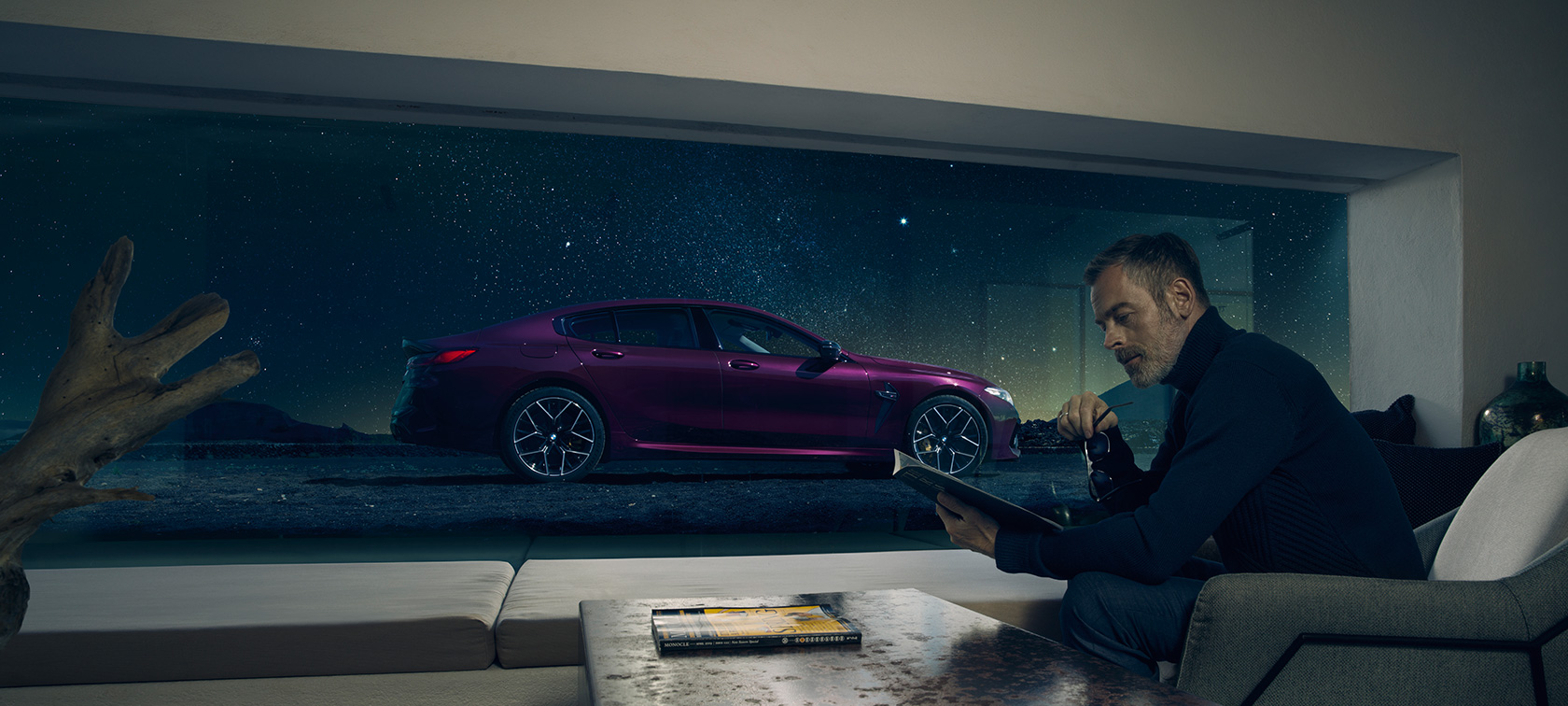 BMW M8 Competition Gran Coupé, külgvaade aknast BMW M8 Competition Gran Coupé F93 2020 BMW Individual Ametrine metallik, külgvaade aknast