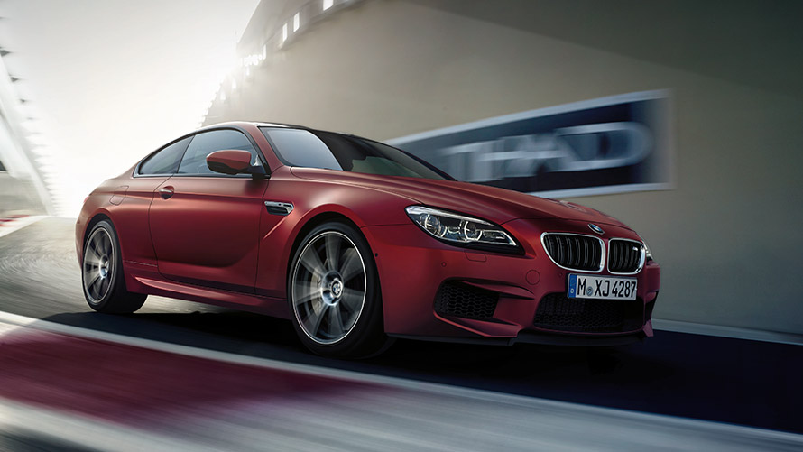 BMW M6 F13 kolm neljandikku külgvaade, tänaval sõitmas BMW M-seeria, BMW M6 F13 kolm neljandikku külgvaade, tänaval sõitmas
