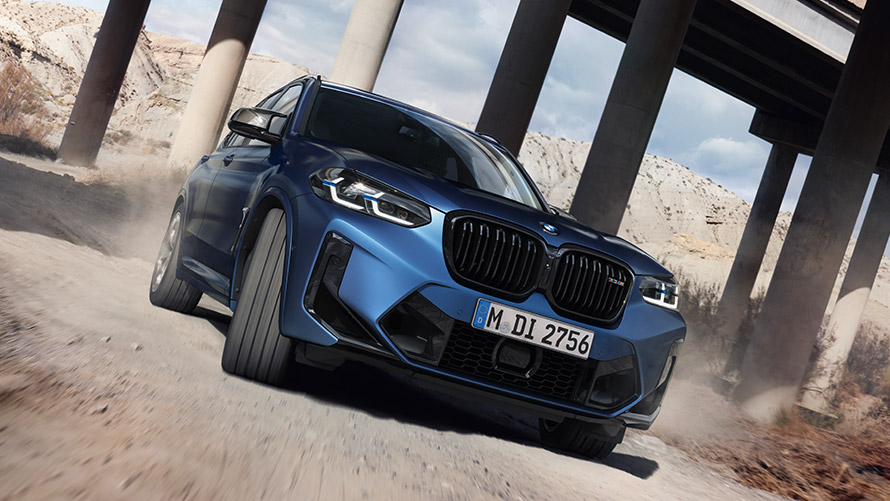 BMW X3 M F97 kolm neljandikku eestvaade, sõitmas BMW M-seeria BMW X3 M F97 kolm neljandikku eestvaade, sõitmas