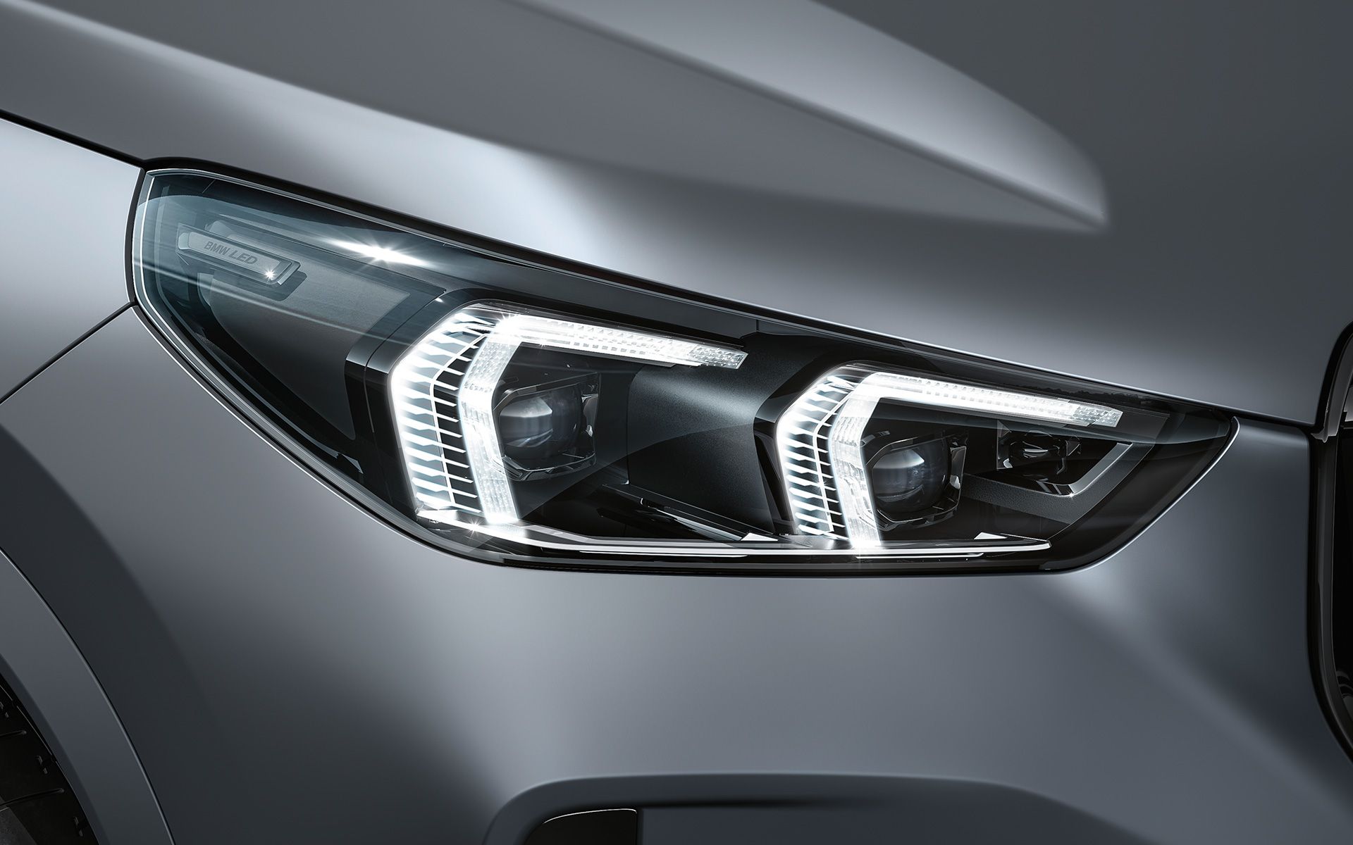 BMW X1 M35i xDrive, LED-esituled BMW X1 M35i xDrive, välisilme, LED-esituled