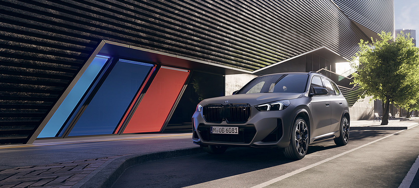 BMW X1 M35i xDrive, kolm neljandikku külgvaade seistes