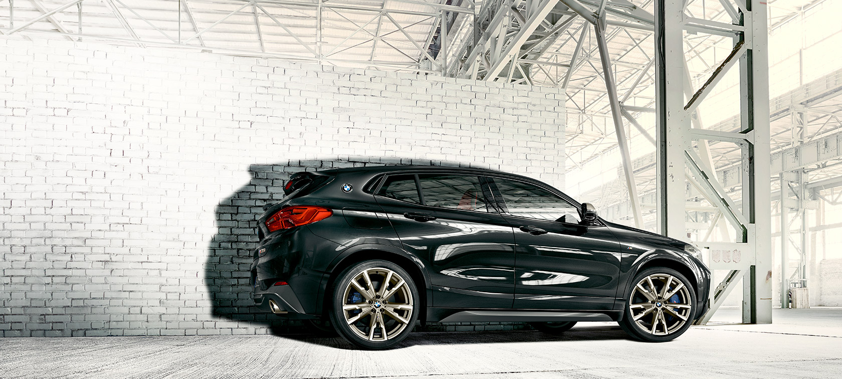 BMW X2 M35i (F39), külgvaade BMW X2 M35i (F39), Sapphire Black metallik, külgvaade
