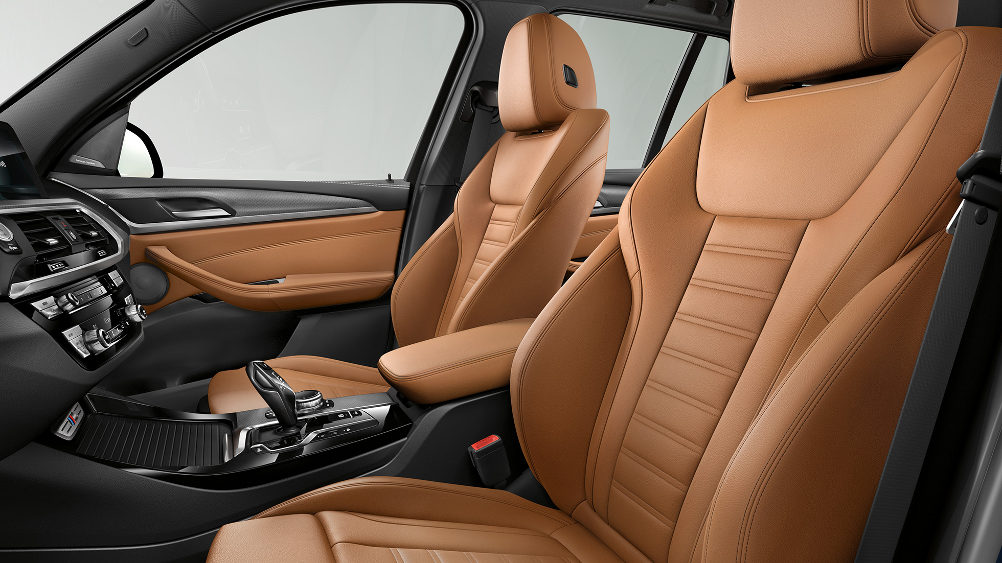 BMW X3 M40i ja BMW X3 M40d, salong. BMW X3 M40i ja BMW X3 M40d, sportlik ja mugav salong sportistmetega.