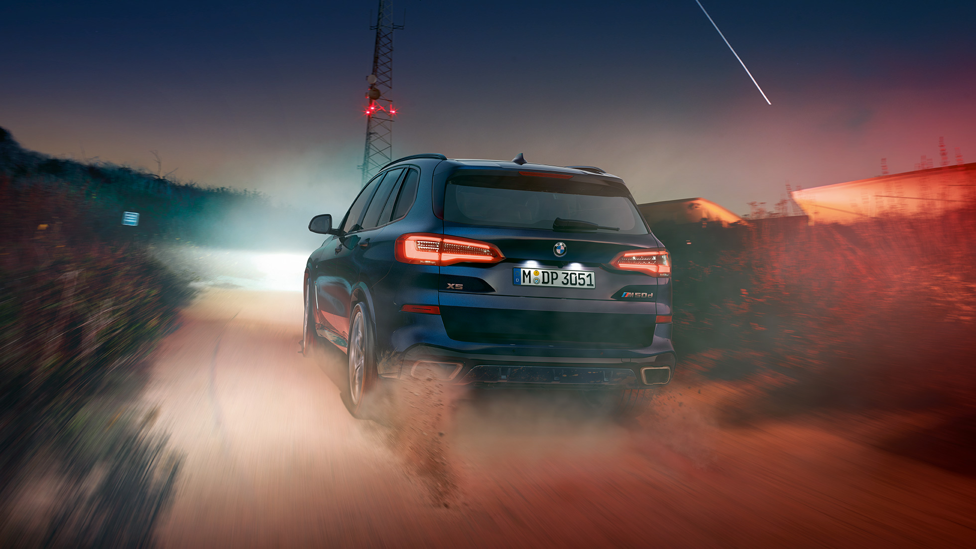 BMW X5 M50d koos M TwinPower Turbo kuuesilindrilise diiselmootoriga BMW X5 M50d koos M TwinPower Turbo kuuesilindrilise diiselmootoriga, G05, toonis Carbon Black metallik, tagantvaade