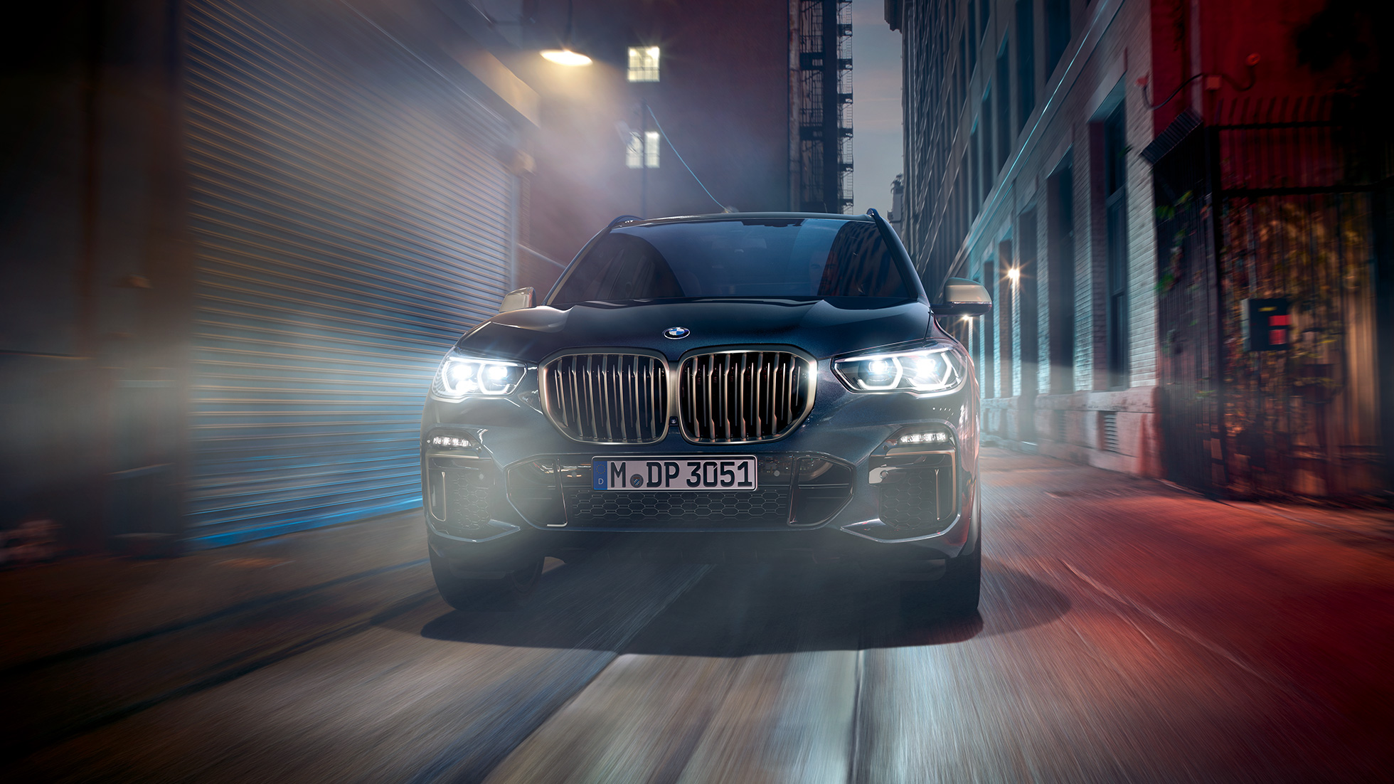 BMW X5 M50i neerukujuline iluvõre BMW neerukujuline iluvõre toonis Cerium Grey, BMW X5 M50i G05 toonis Carbon Black metallik, eestvaade