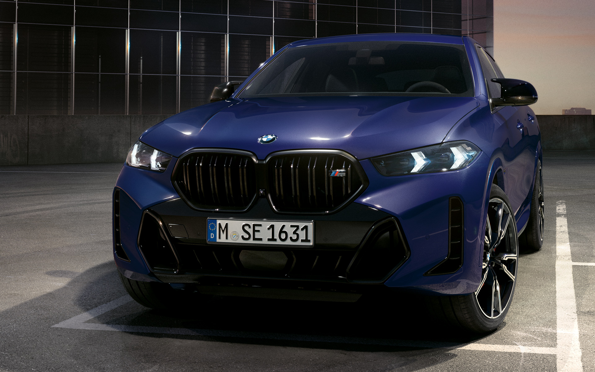 BMW X6 M60i xDrive G06 MP, esituled BMW X6 M60i xDrive G06 MP, esituled, lähivõte