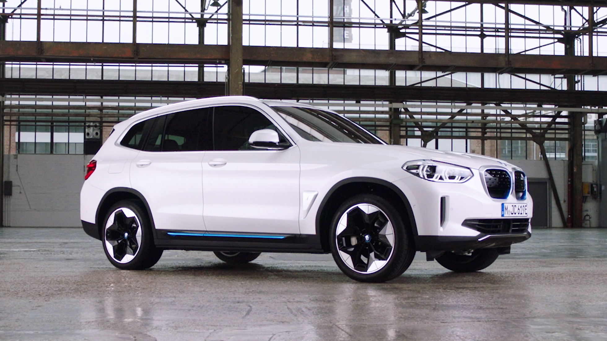 BMW iX3 G08 2020 ühenduvuse video BMW iX3 G08 2020 Mineral White metallik ühenduvuse video
