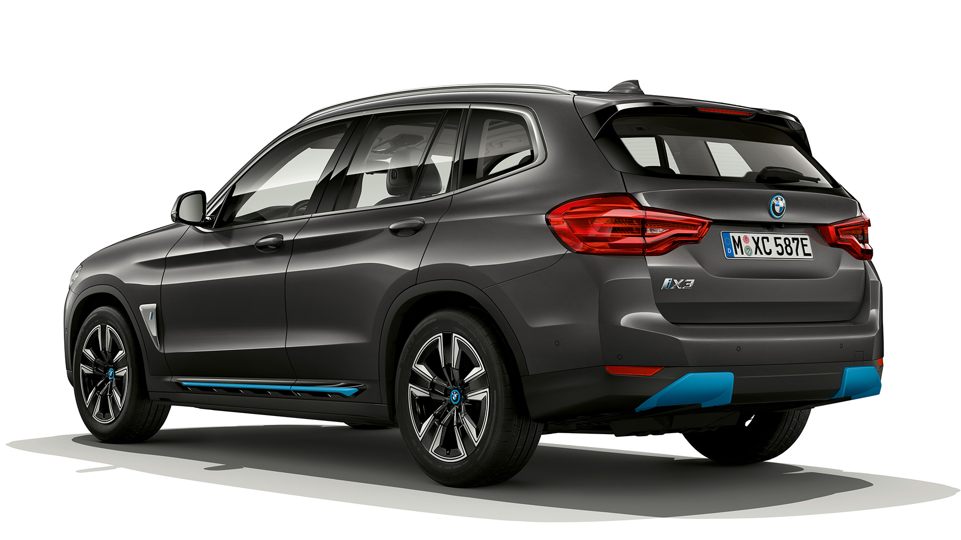 BMW iX3 G08 2020 mudel „Inspiring“, kolm neljandikku tagantvaade BMW iX3 G08 2020 mudel „Inspiring“ Sophisto Grey Brilliant Effect, kolm neljandikku tagantvaade