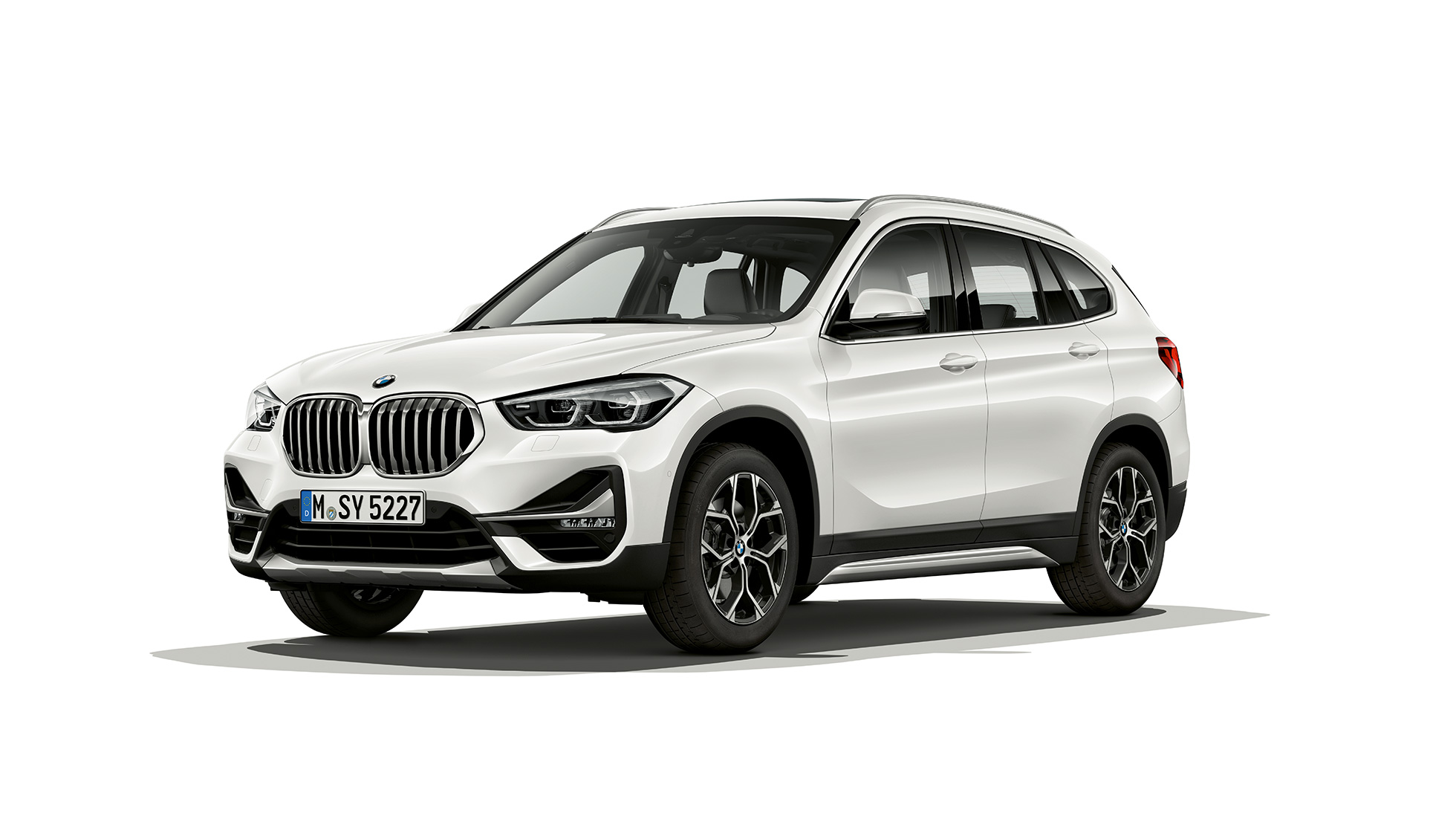 BMW X1, mudel xLine kolm neljandikku tagantvaates BMW X1, mudel xLine stuudios kolm neljandikku tagantvaates