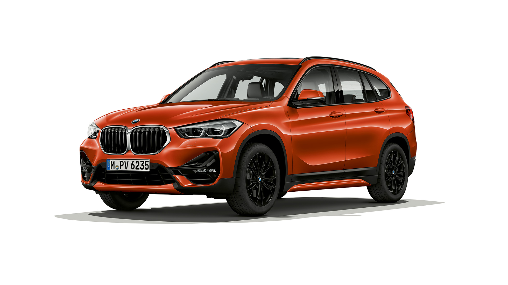 BMW X1, mudel Sport Line kolm neljandikku eestvaates BMW X1, mudel Sport Line stuudios kolm neljandikku eestvaates