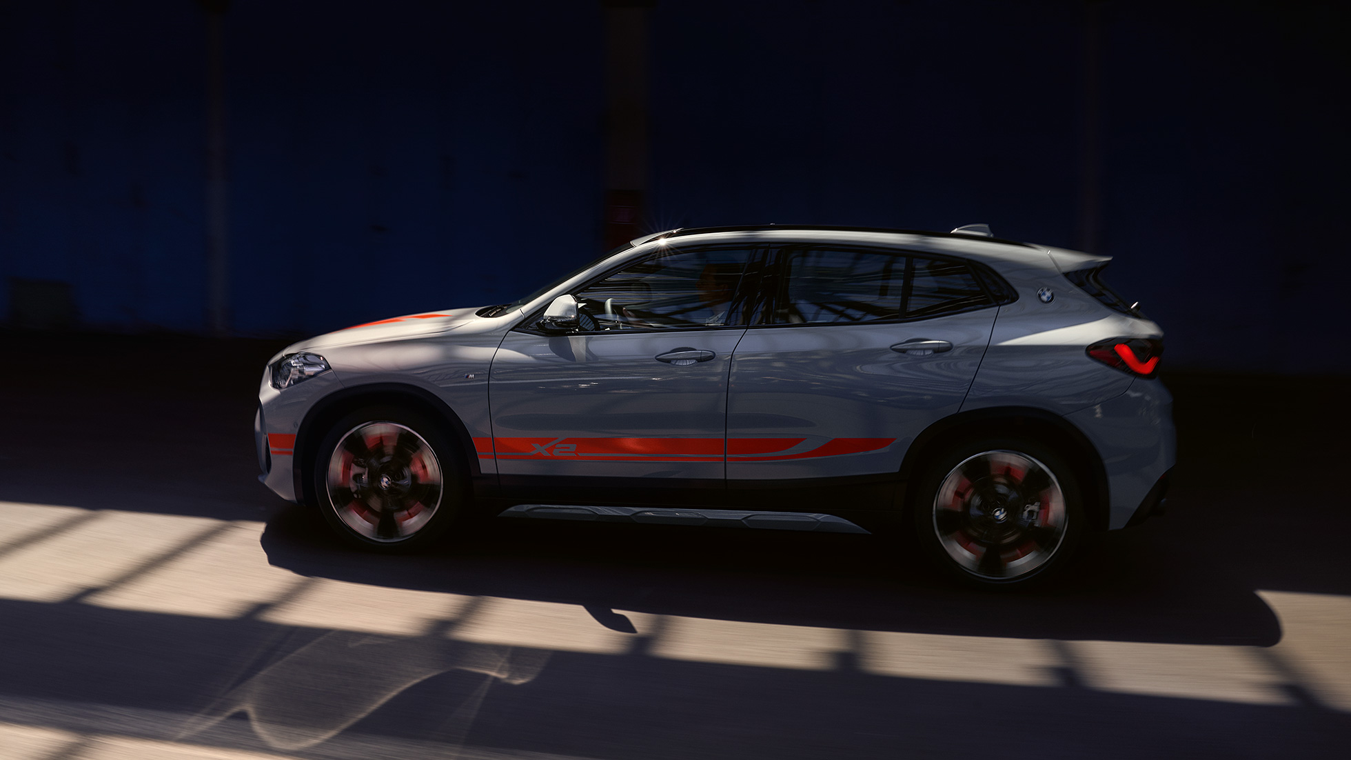 BMW X2 F39, külgvaade BMW X2 2018 F39, Galvanic Gold metallik, külgvaade