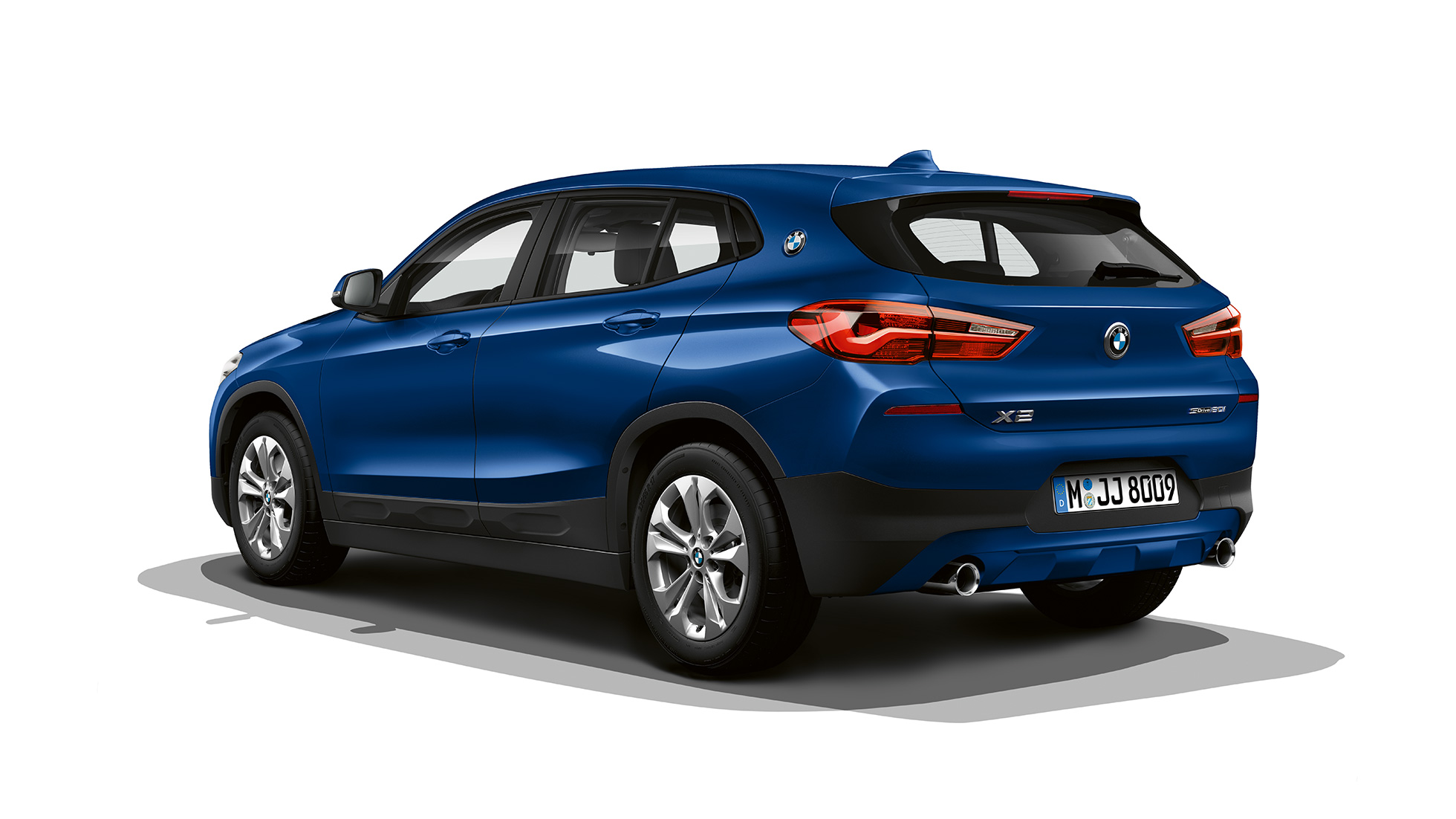 BMW X2 sDrive20i Advantage, kolm neljandikku tagantvaade BMW X2 sDrive20i Advantage 2018 F39 Mediterranean Blue metallik, kolm neljandikku tagantvaade