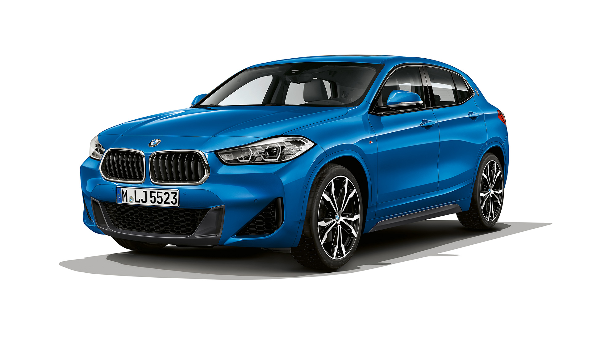 BMW X2 sDrive20i M Sport, kolm neljandikku eestvaade BMW X2 sDrive20i M Sport 2018 F39 Misano Blue metallik, kolm neljandikku eestvaade